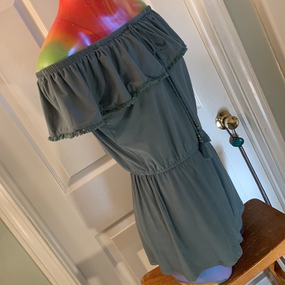 Beautiful DEREK HEART Romper - Picture 7 of 15